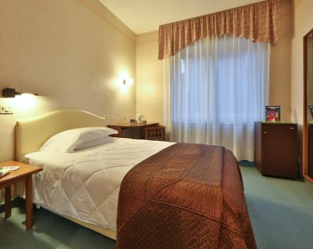 Double bed, Tv, fridge, air conditioning, bathroom, Mediaset Premium and free Wi-fi in the room