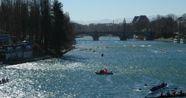 D''Inverno sul Po è la regata internazionale organizzata dalla Società Canottieri Esperia Torino.