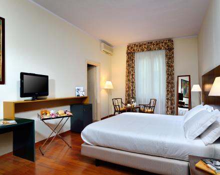Entdecken Sie Turin aus BW Hotel Crimea im Zentrum von Turin und geschäftsfrau. Kostenloses WIFI und Haar Trockner Professional